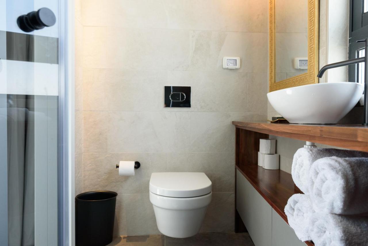 The Roof - By Sea Land Suites Tel Aviv Eksteriør bilde