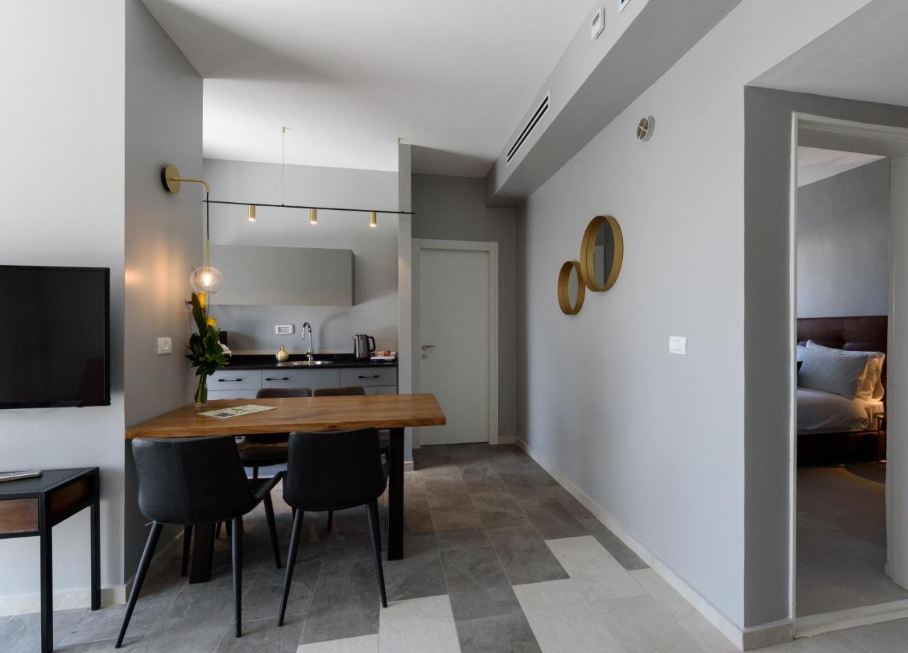 The Roof - By Sea Land Suites Tel Aviv Eksteriør bilde