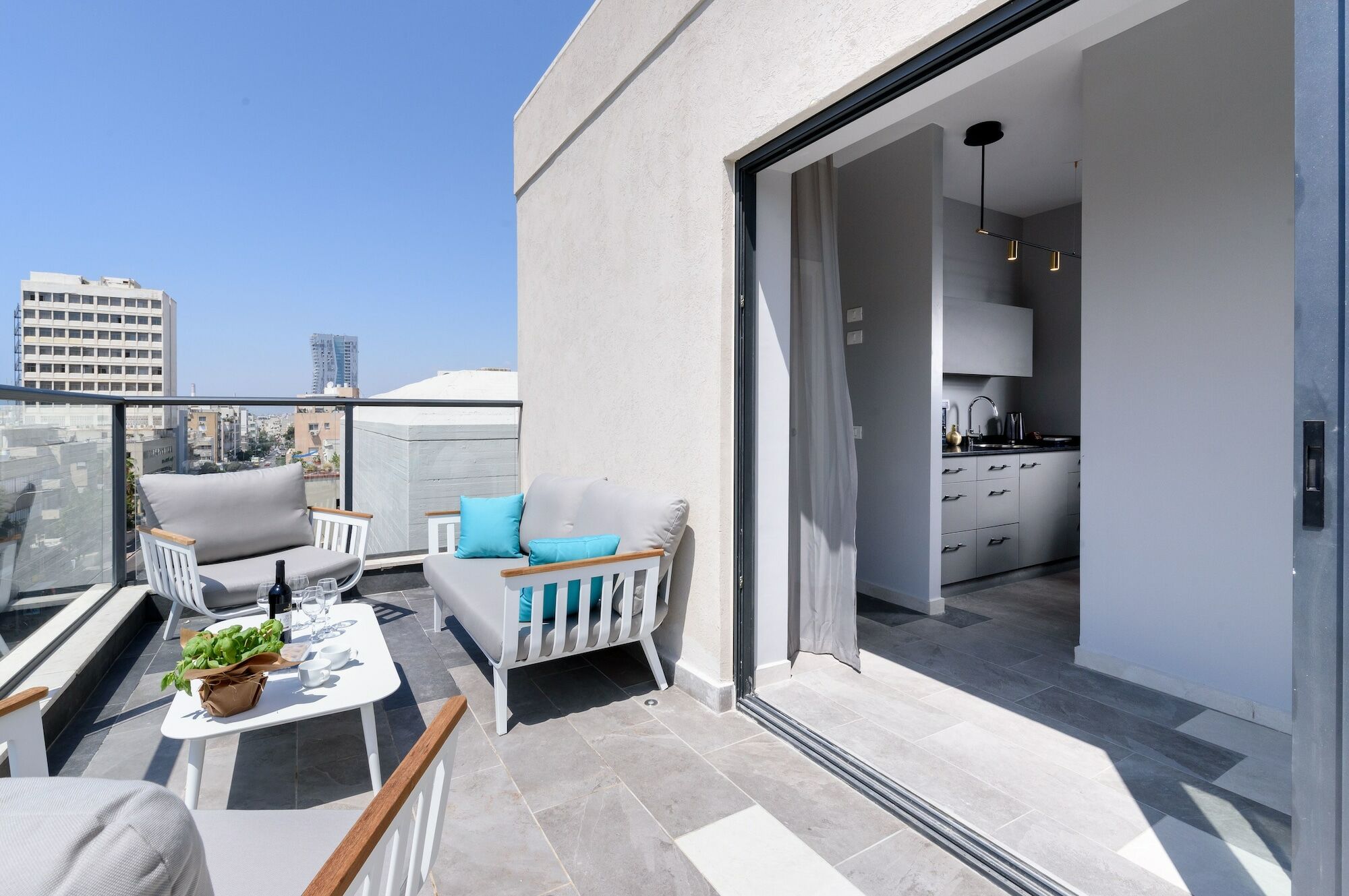 The Roof - By Sea Land Suites Tel Aviv Eksteriør bilde